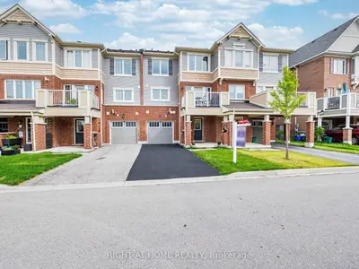 Att/Row/Townhouse in Milton