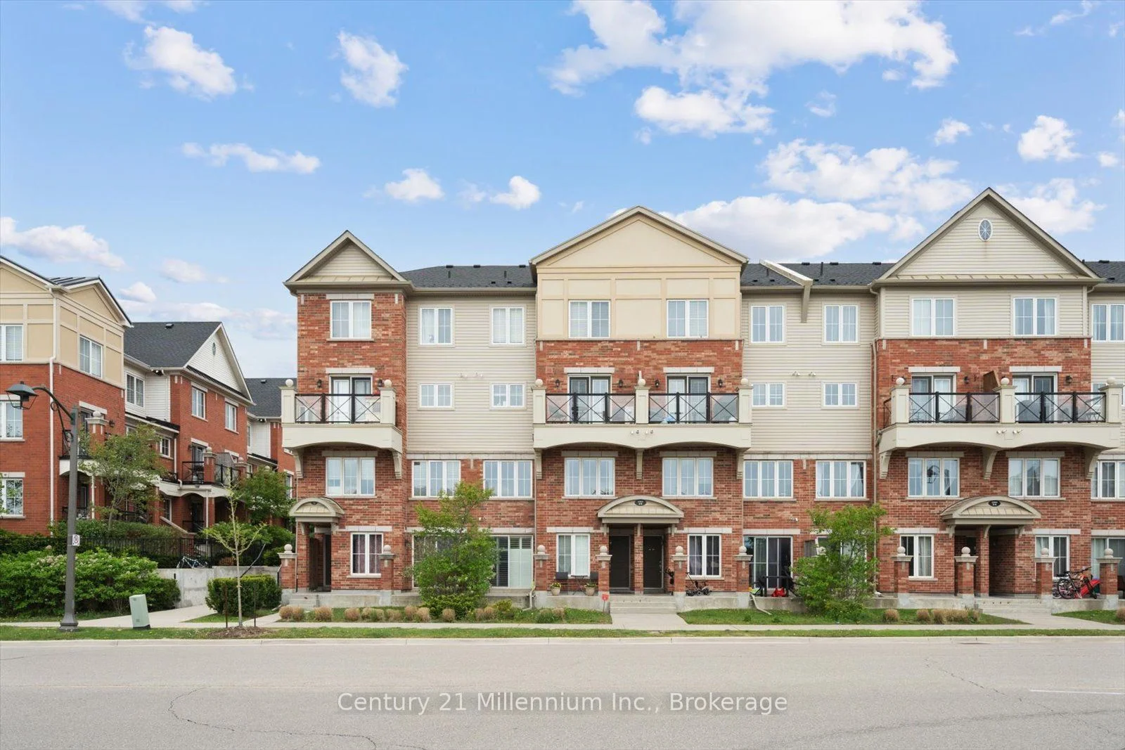 2484 Post Road 11, Oakville, ON L6M 4L9