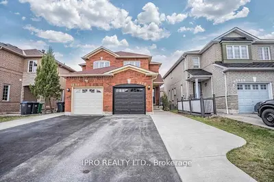 Semi-Detached in Mississauga