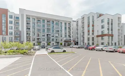 Condo Apartment in Milton