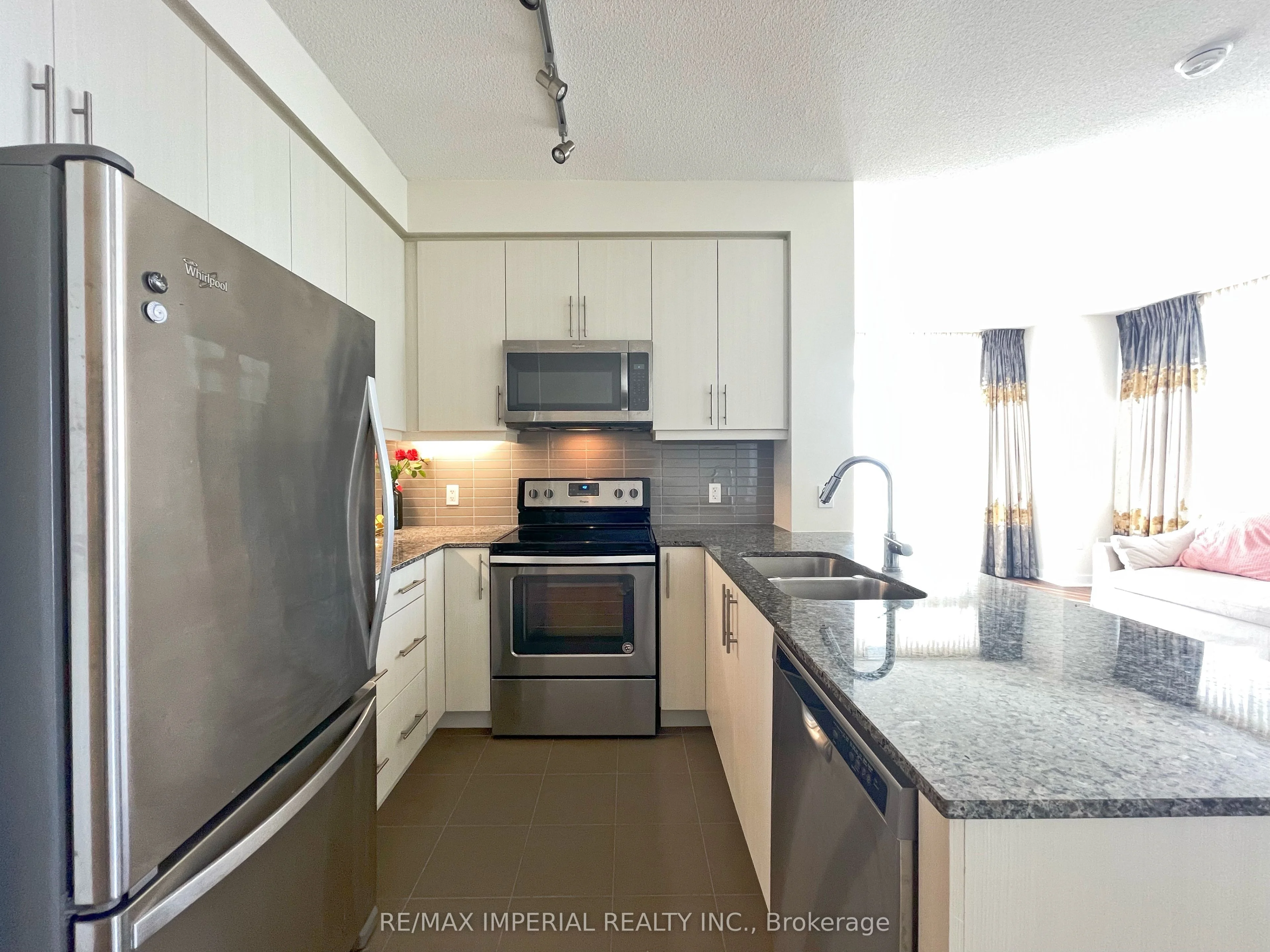 3975 Grand Park Drive 1807, Mississauga, ON L5B 4M6
