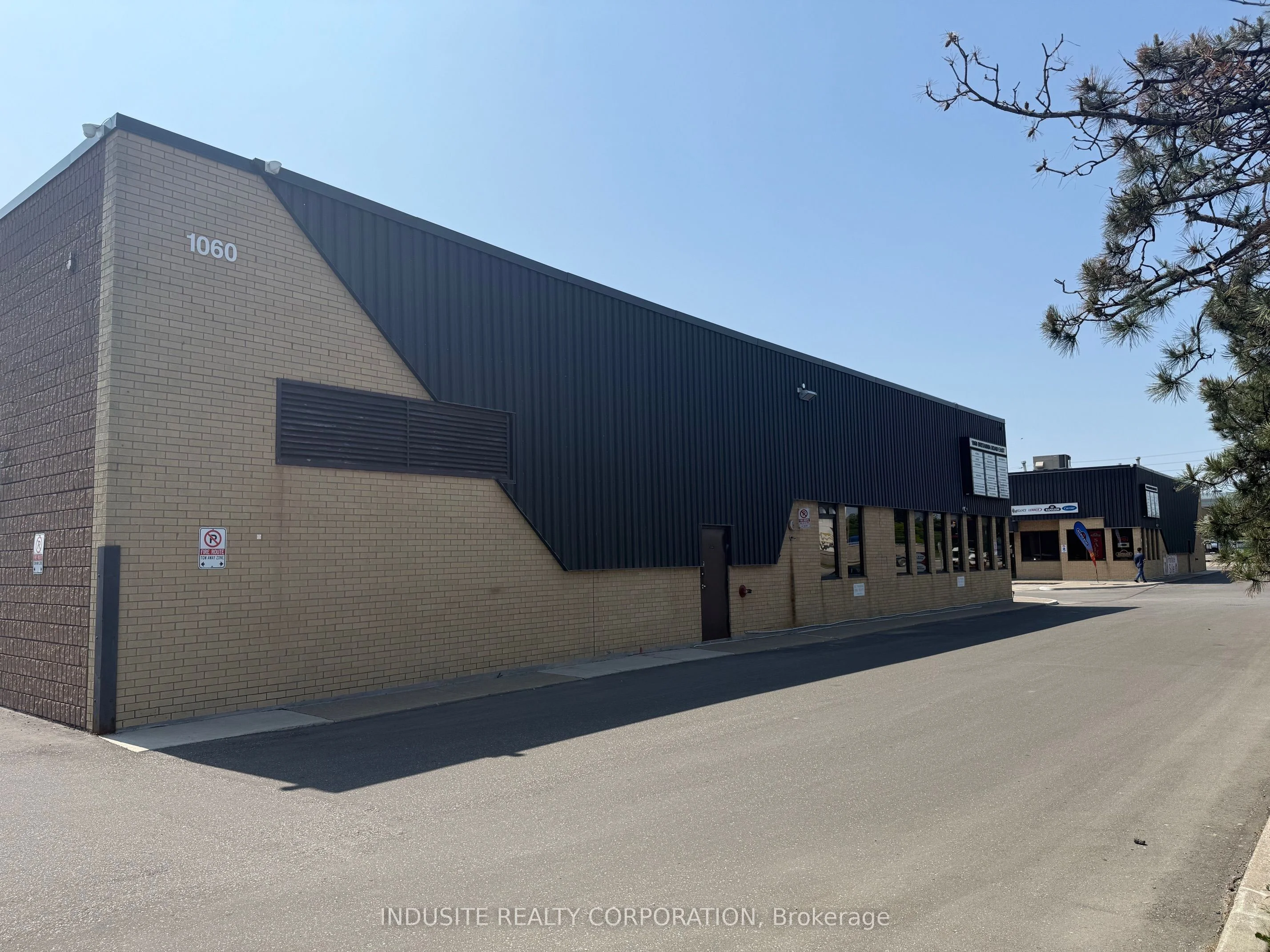 1060 Britannia Road E 1-2, Mississauga, ON L4W 4T1