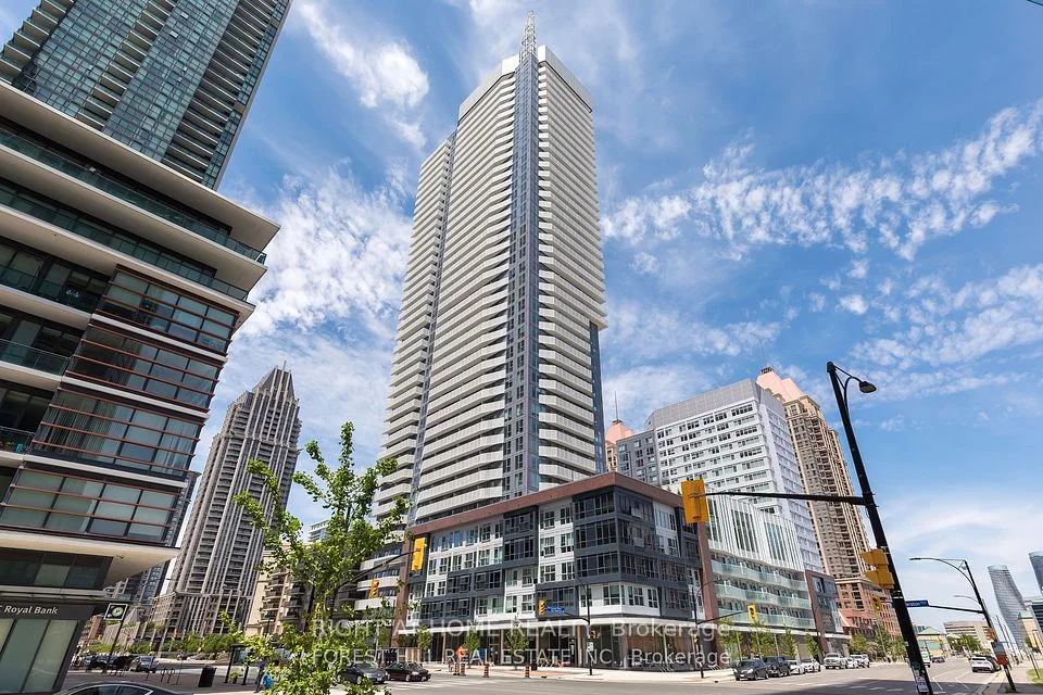 4065 Confederation Parkway 1003, Mississauga, ON L5B 0L4