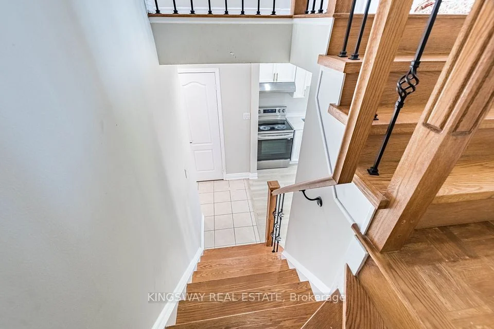5821 Tiz Road, Mississauga, On L5r 0b4