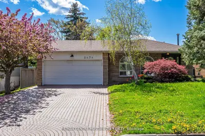 Detached in Oakville