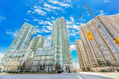 Condo Apartment in Mississauga