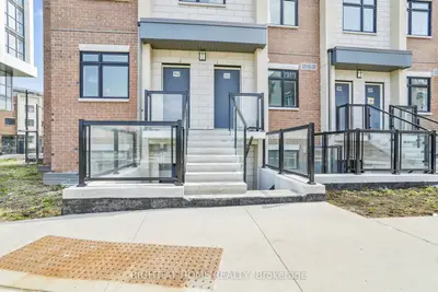 Condo Townhouse in Mississauga
