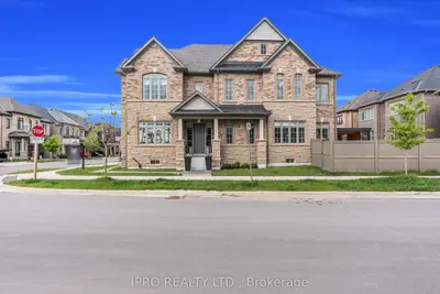 Detached in Oakville