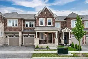 Att/Row/Townhouse in Milton