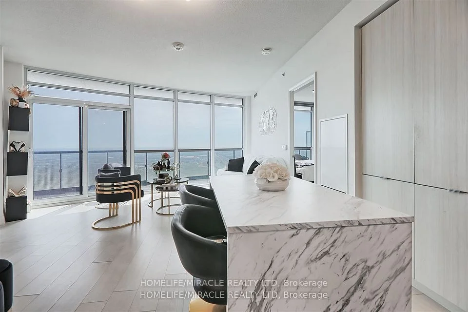 30 Gibbs Road 3208, Toronto W08, ON M9B 6L6