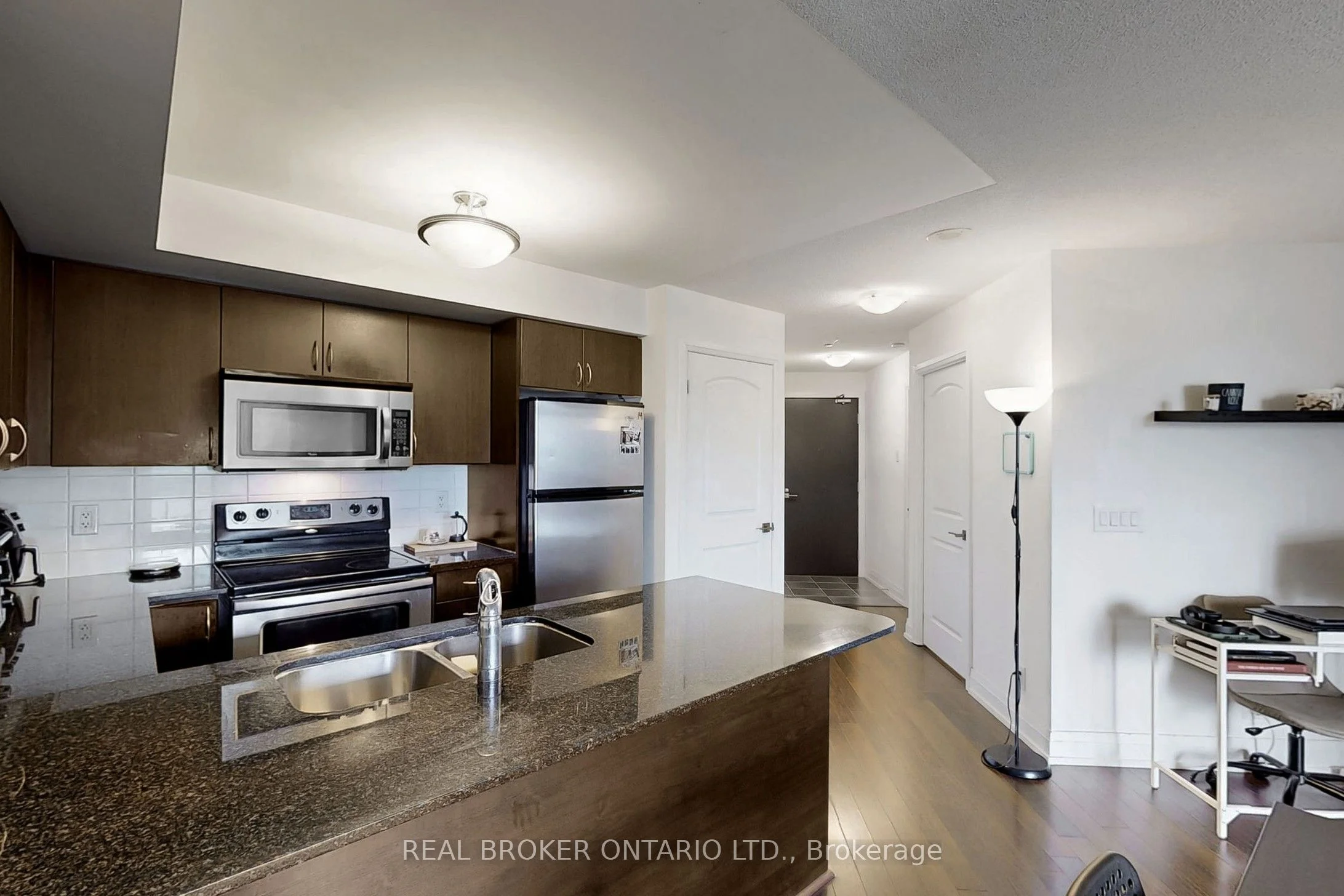 1060 Sheppard Avenue W 921, Toronto W05, ON M3J 0G7