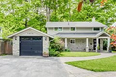 1974 Truscott Drive, Mississauga, ON L5J 2A4