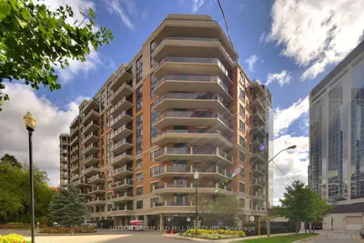 Condo Apartment in Toronto