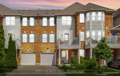 Att/Row/Townhouse in Milton