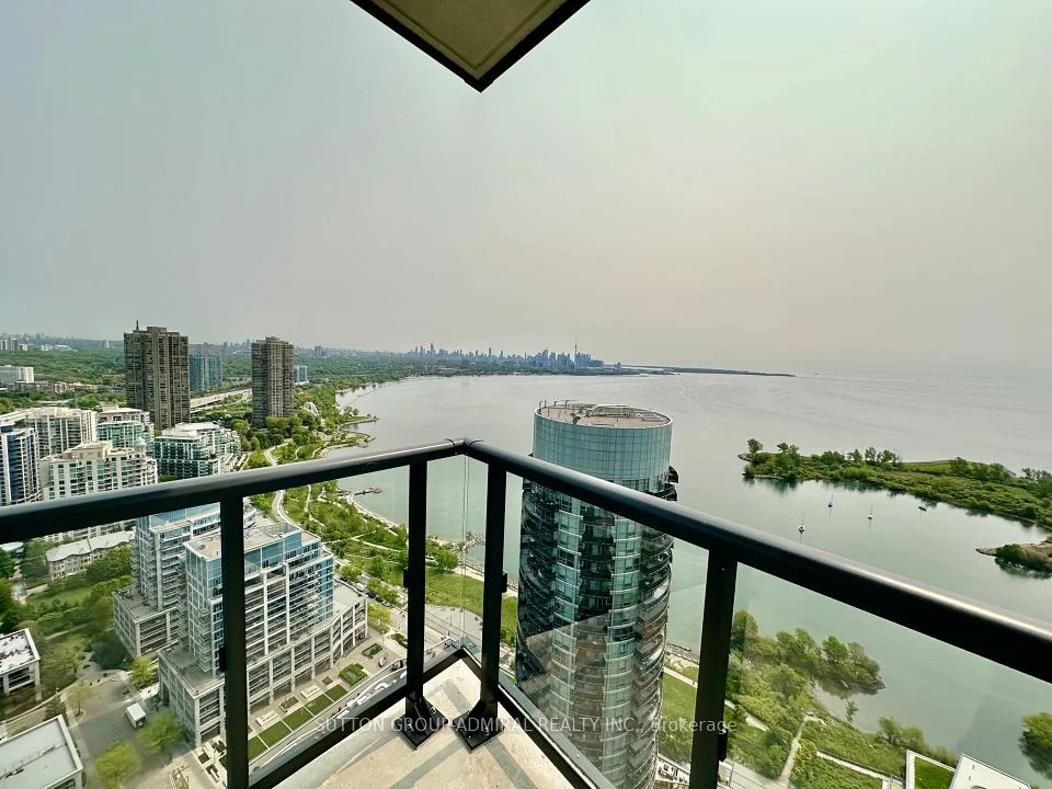 38 Annie Craig Drive 3902, Toronto W06, ON M8V 0G9