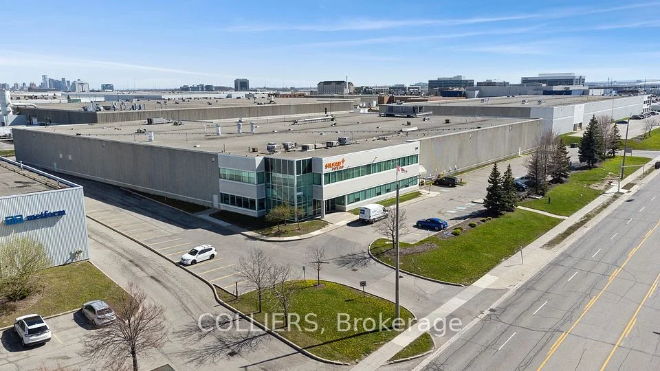 240 Courtneypark Drive E, Mississauga, ON L5T 2S5