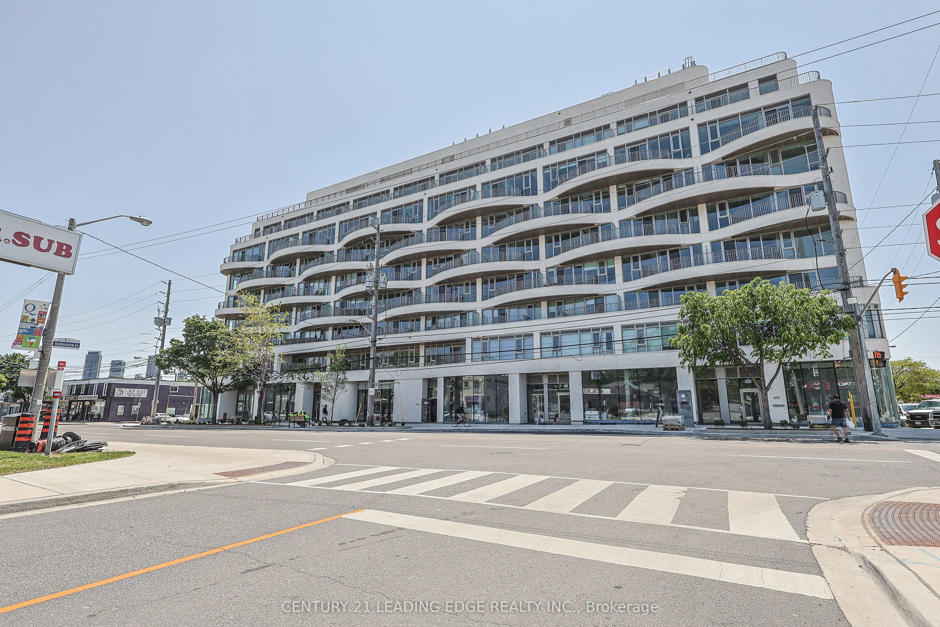689 The Queensway 723, Toronto W07, ON M8Y 1L1