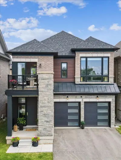 Detached in Oakville