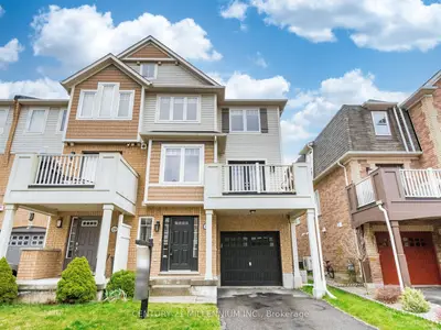 Att/Row/Townhouse in Milton