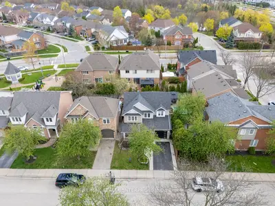 Detached in Burlington