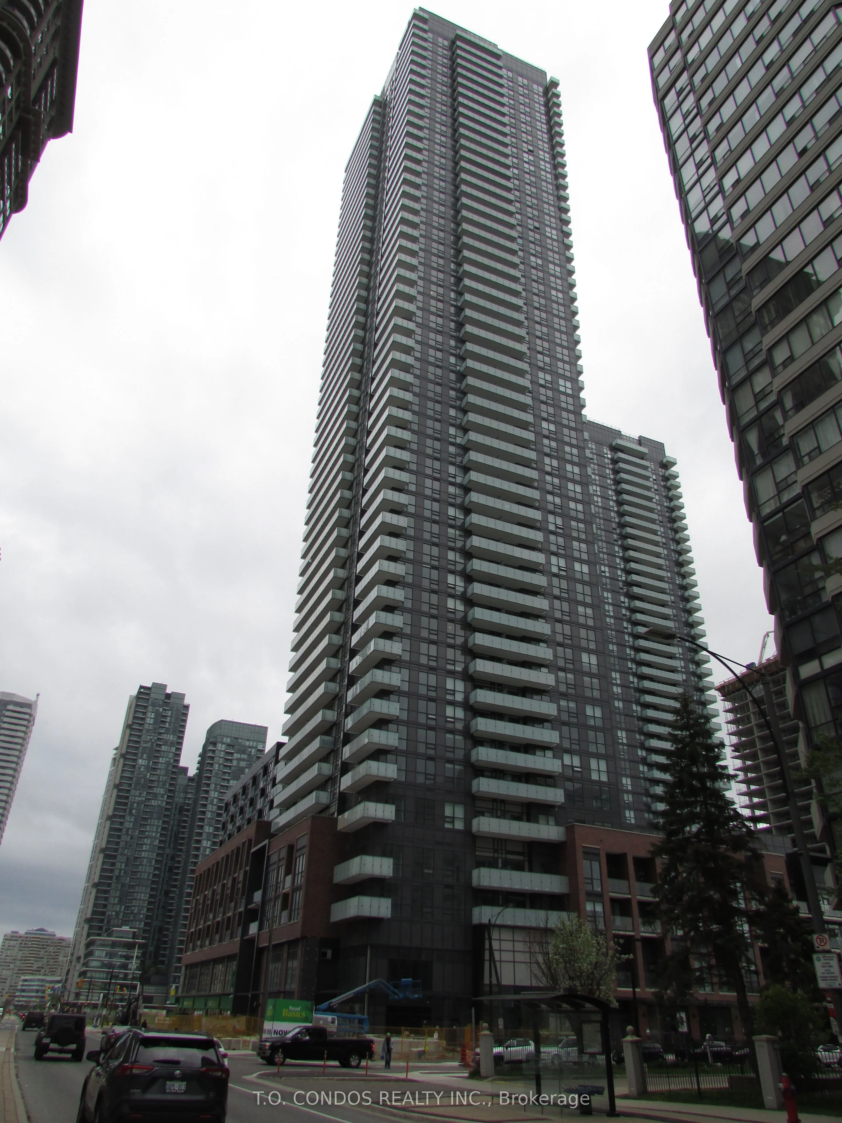 430 Square One Dr Square One Drive 4607, Mississauga, On L5b 3y1