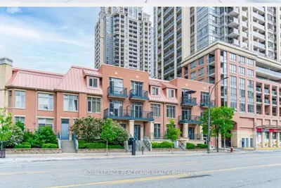 Condo Apartment in Mississauga