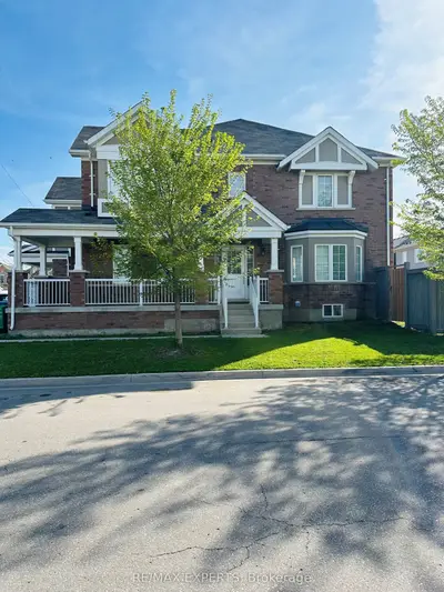 Att/Row/Townhouse in Brampton