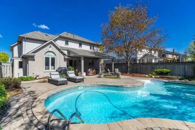 Detached in Burlington