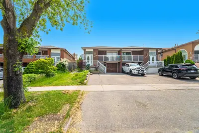 Semi-Detached in Mississauga
