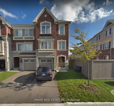 Att/Row/Townhouse in Brampton