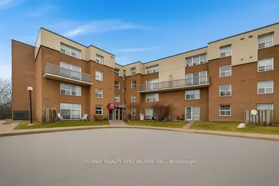 Condo Townhouse in Mississauga