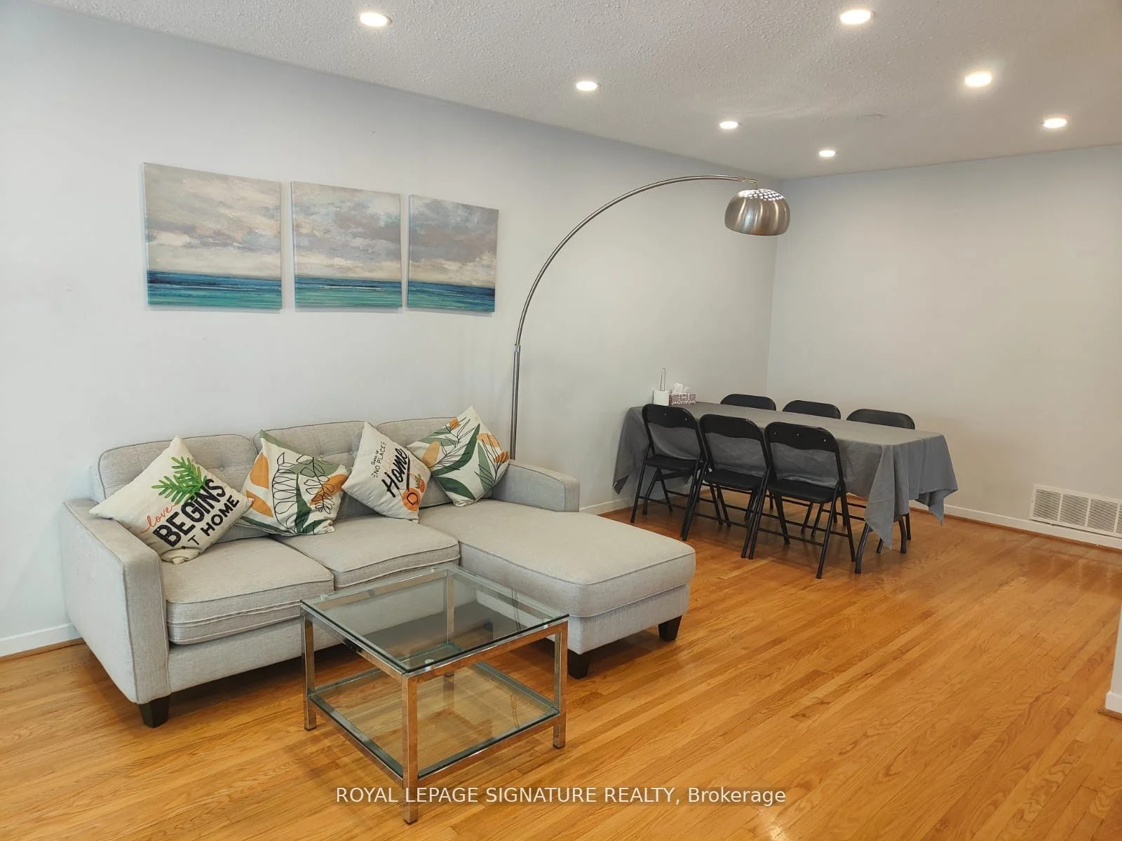 454 Fendalton Street Main, Mississauga, ON L5B 2L9