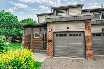 Condo Townhouse in Mississauga