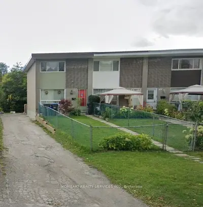 Att/Row/Townhouse in Brampton