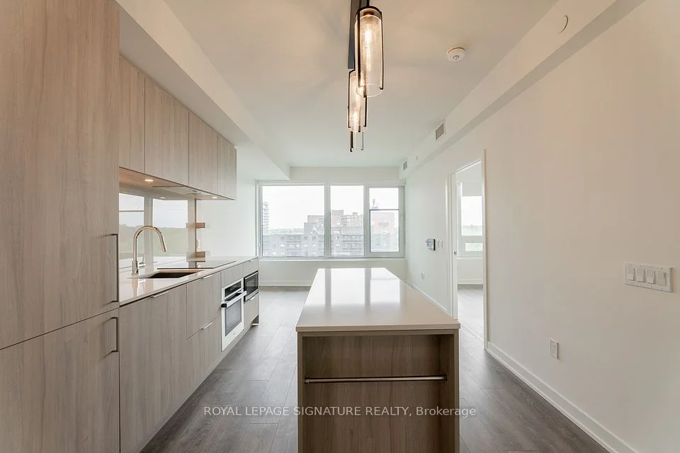28 Ann Street 717, Mississauga, On L5g 0e1