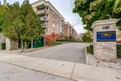 Condo Apartment in Burlington