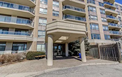 Condo Apartment in Brampton
