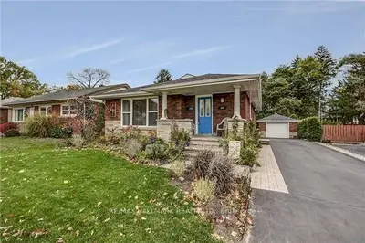 Detached in Burlington