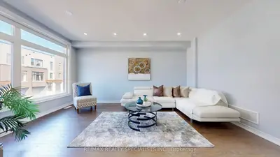 Att/Row/Townhouse in Brampton