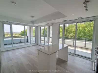 Condo Apartment in Milton