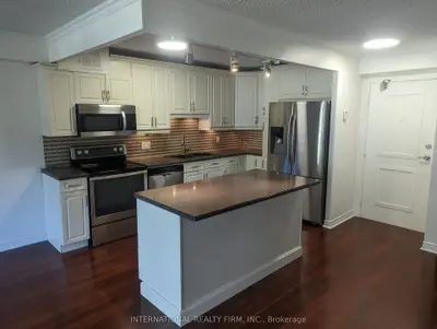 Condo Apartment in Mississauga