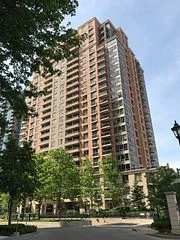 5233 Dundas Street W 722, Toronto W08, ON M9B 6M1