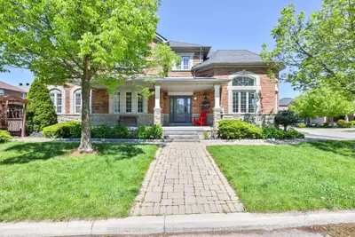 Detached in Oakville