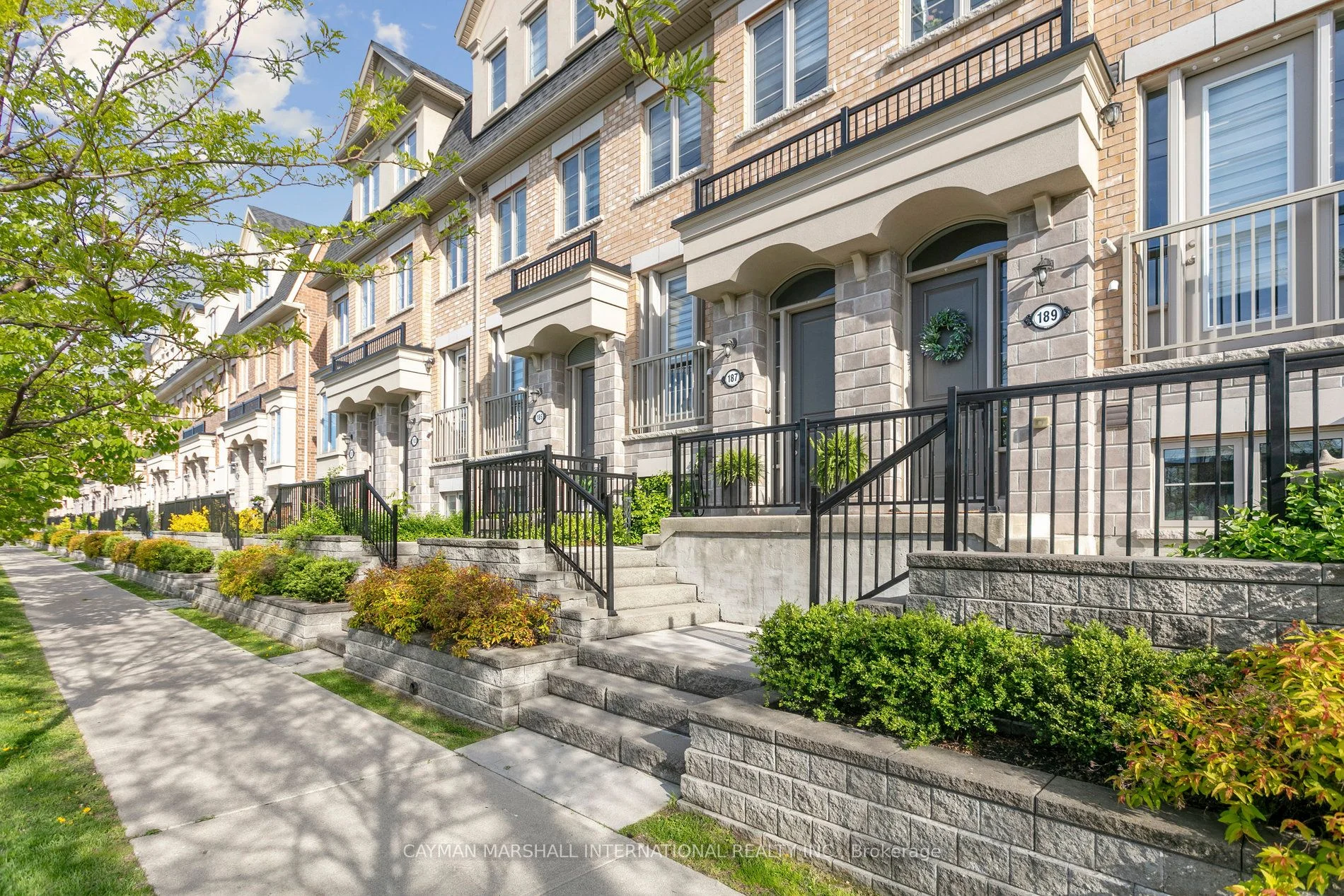 185 Norseman Street 5, Toronto W08, On M8z 2r5