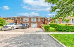 878 Blairholm Avenue Lower, Mississauga, ON L5C 1G4