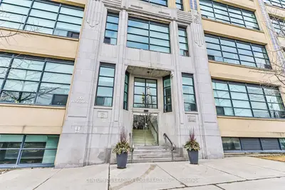 Condo Apartment in Toronto