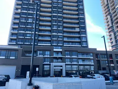 Condo Apartment in Milton