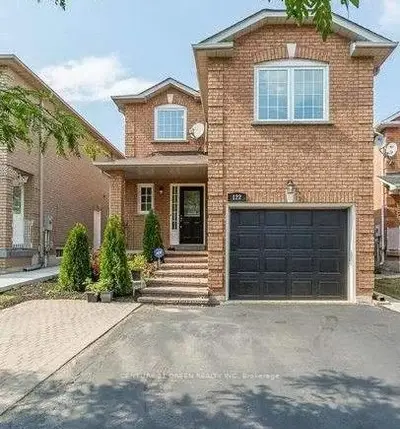 Upper Level in Brampton