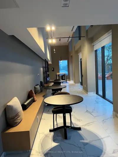 #612 1195 The Queensway, Toronto W08, On, M8z 0h1