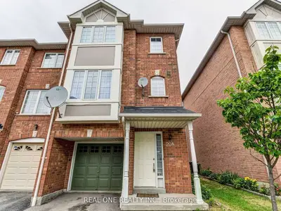 80 Acorn Place 208, Mississauga, On L4z 3s7